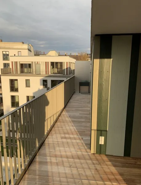 Exklusive Penthouse-Wohnung mit 27 m² Dachterrasse, Aufzug & Tiefgarage — photo 1
